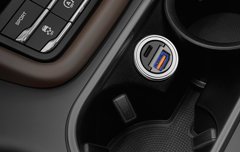 Photo du chargeur de voiture Aukey CC-A3