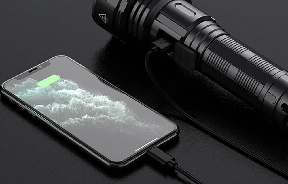 Fonction powerbank de la Superfire R3 P90