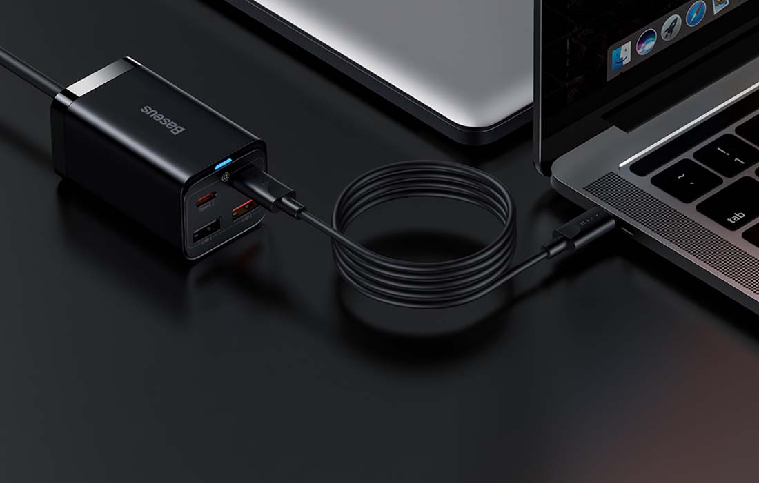 Câble inclus avec le chargeur