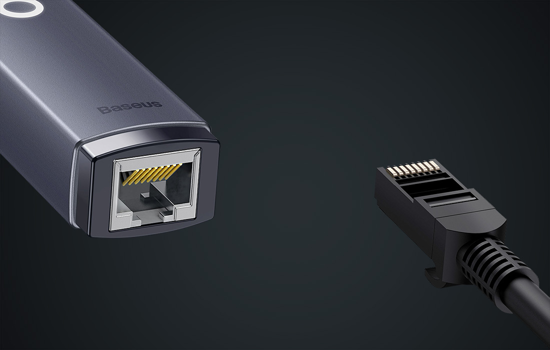 Baseus Lite Series adaptateur réseau USB vers RJ45, en cours d'utilisation