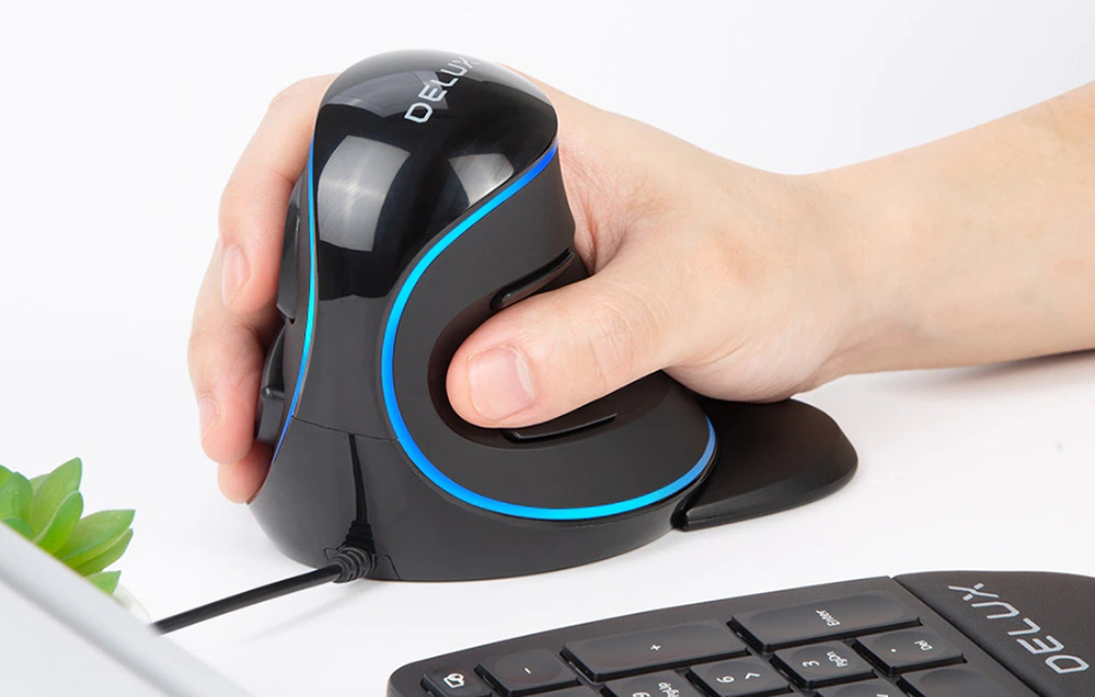 Souris présente sur un bureau