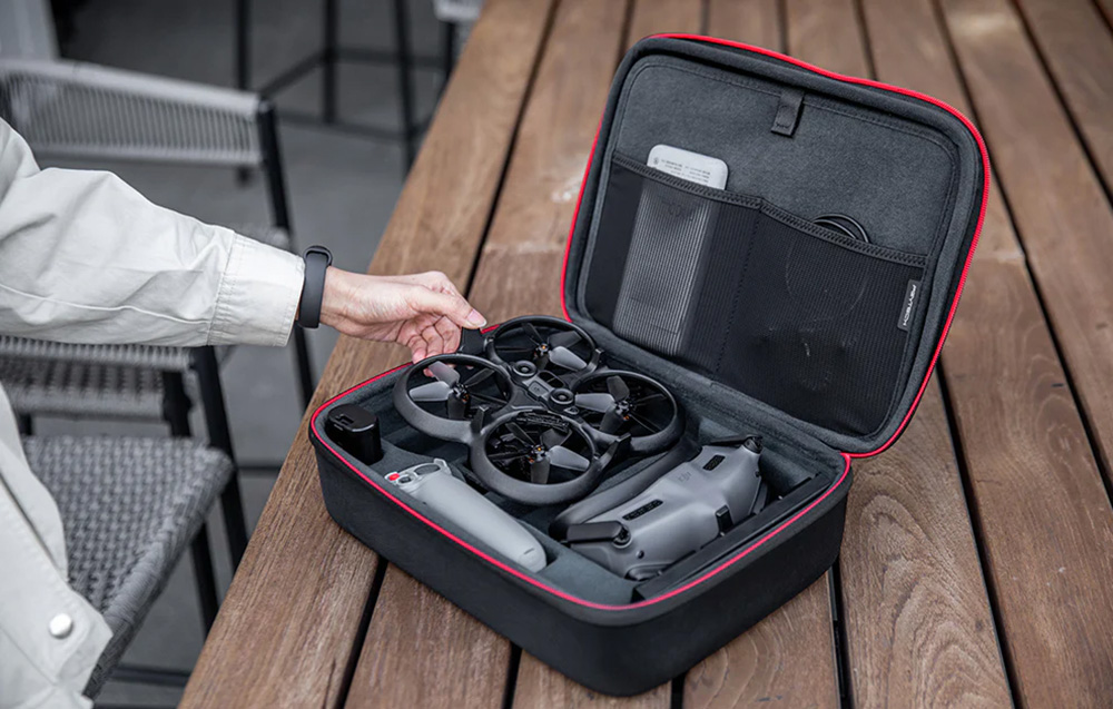 Organisation des accessoires dans le sac PGYTECH