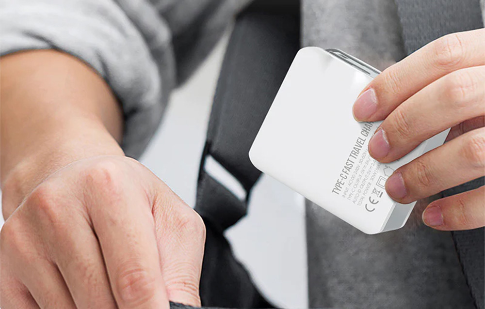 Design compact du LDNIO A4403C avec câble Micro USB