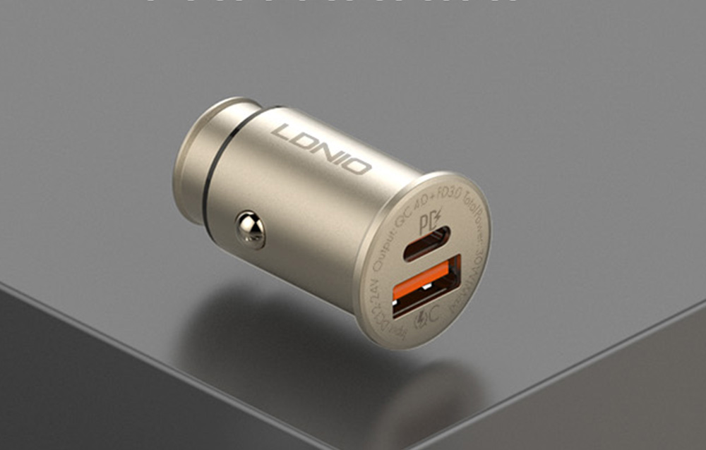 Chargeur de voiture LDNIO C506Q avec câble MicroUSB