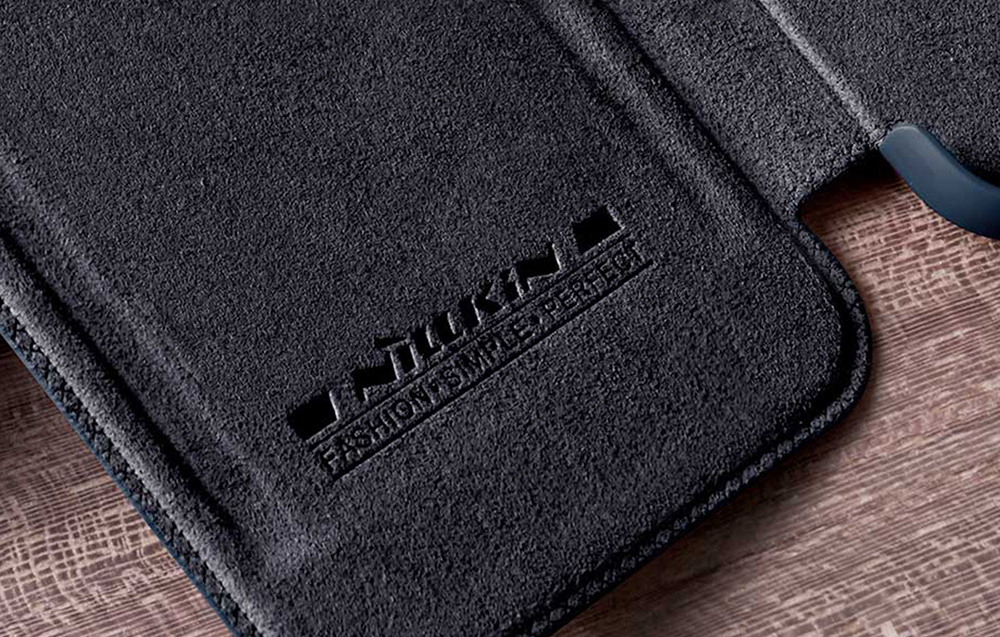Vue détaillée de la coque Nillkin Qin Leather Pro