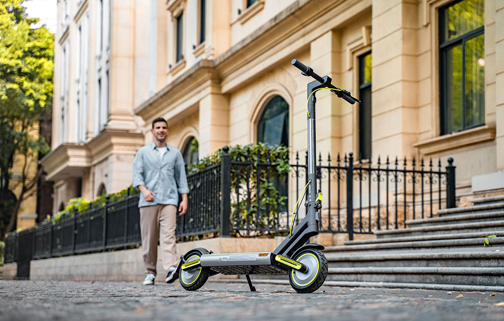 Navee S65 scooter