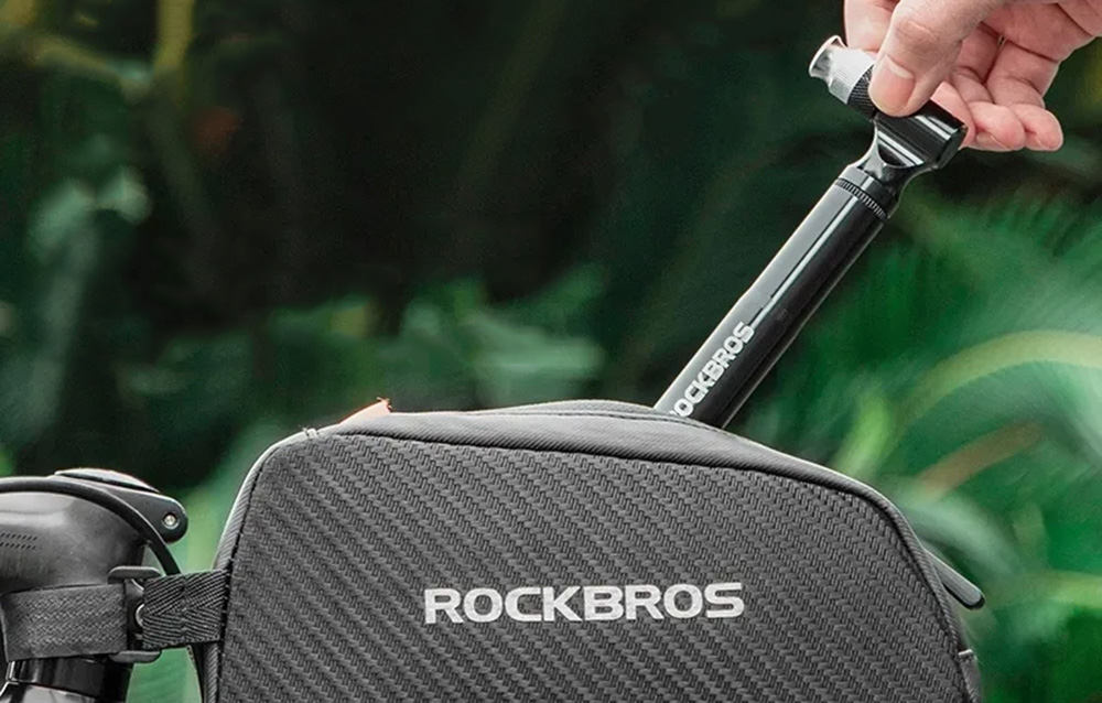 Rockbros JG-PB-11 bicycle pump in action