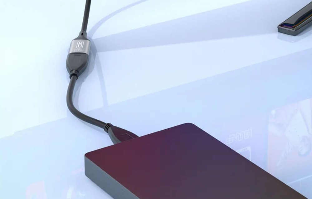 USB port extender in use
