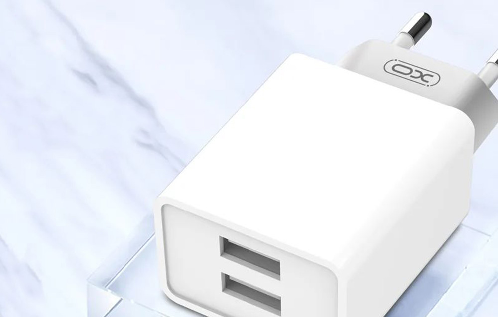Chargeur avec câble micro USB