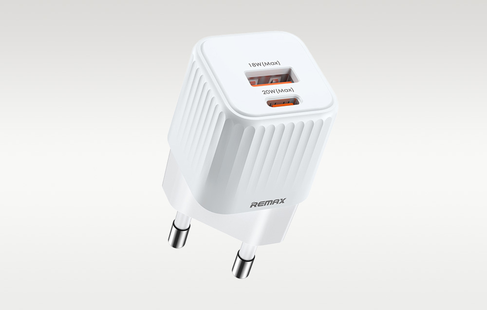 Chargeur Remax RP-U2 en cours d'utilisation