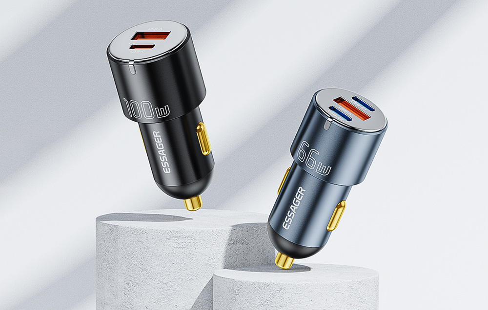 les chargeurs de voiture sur fond gris