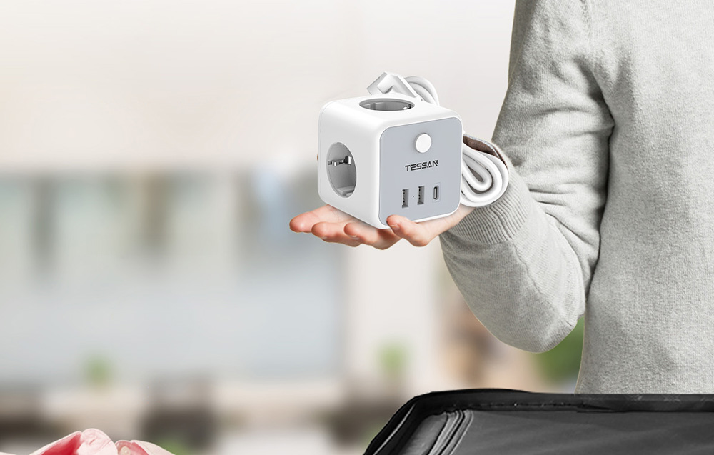 Multiprise TESSAN adaptée pour les voyages