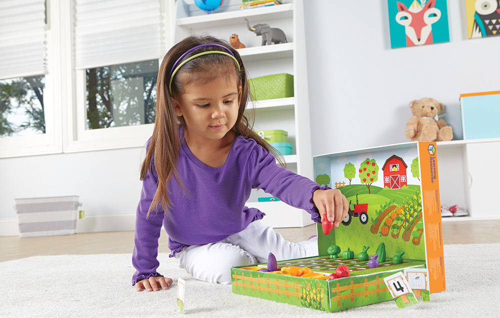 Apprendre les couleurs et les formes avec le set de tri de la ferme de légumes
