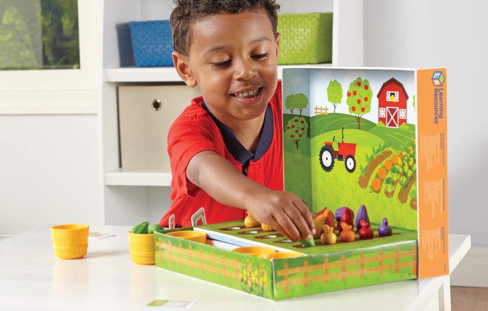 Apprendre à compter avec le set de tri de la ferme de légumes
